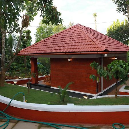 Miracle Holidays Mananthavady Extérieur photo