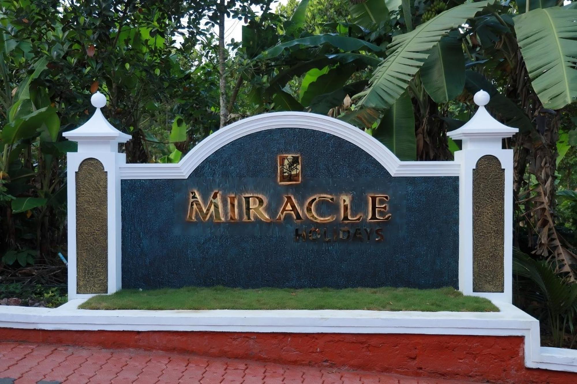 Miracle Holidays Mananthavady Extérieur photo